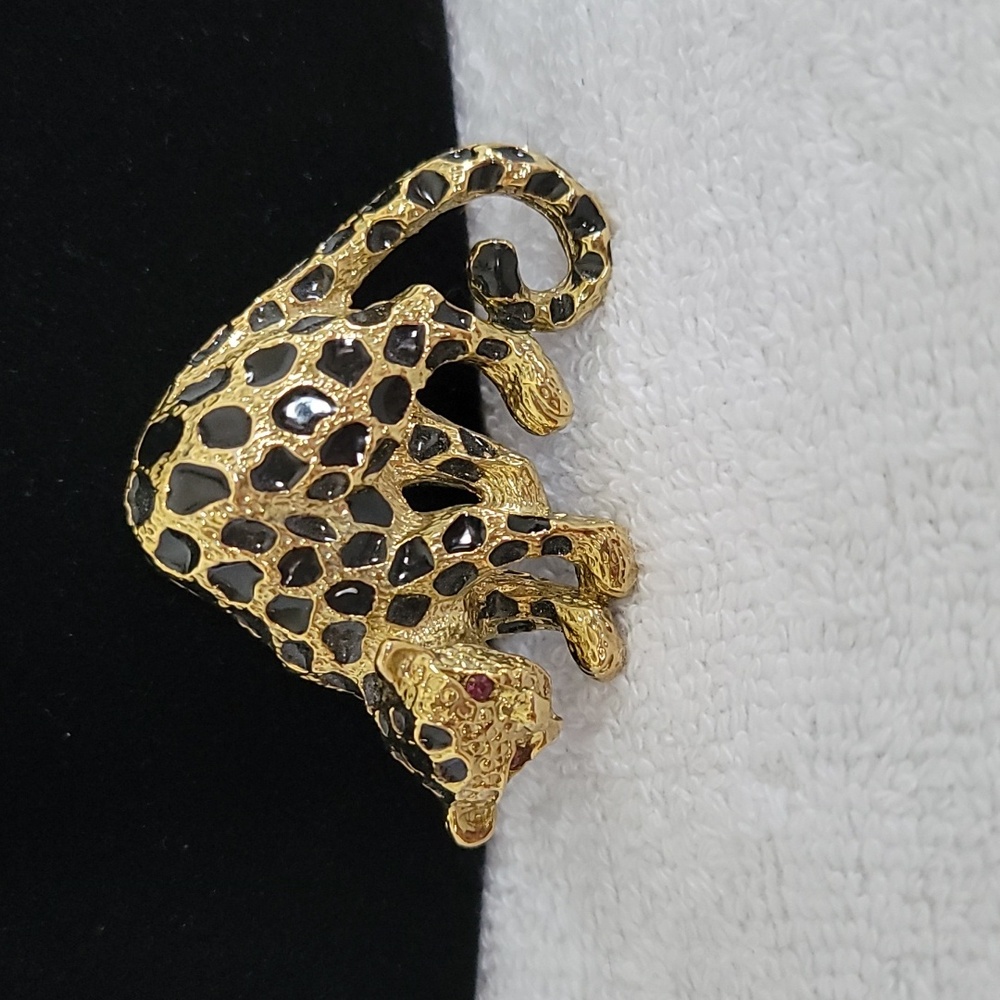 Park Lane vintage spotted leopard brooch/pendant with ruby rhinestone eyes